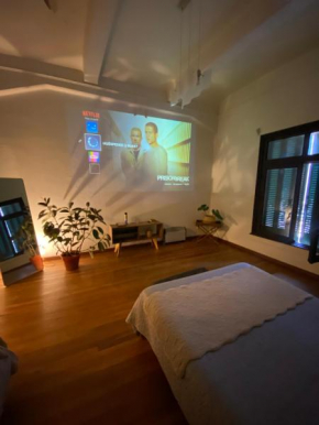 Estudio histórico con Proyector